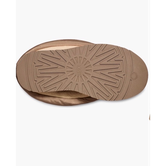 UGG Classic Mini Dipper Puffer  Platform Boots - Picture 6 of 6